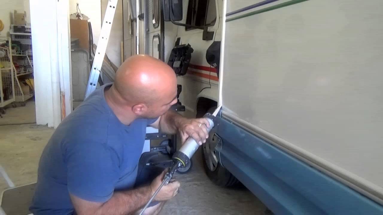 Plafoniere Interne Per Camper : Riparare le infiltrazioni nei camper camperis