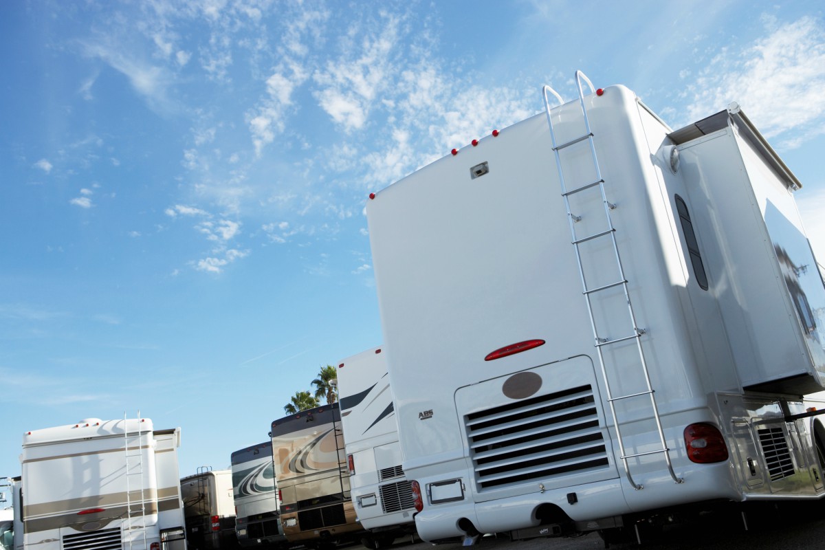 Lavare il camper è un operazione impegnativa ma necessaria per preservare a lungo il veicolo