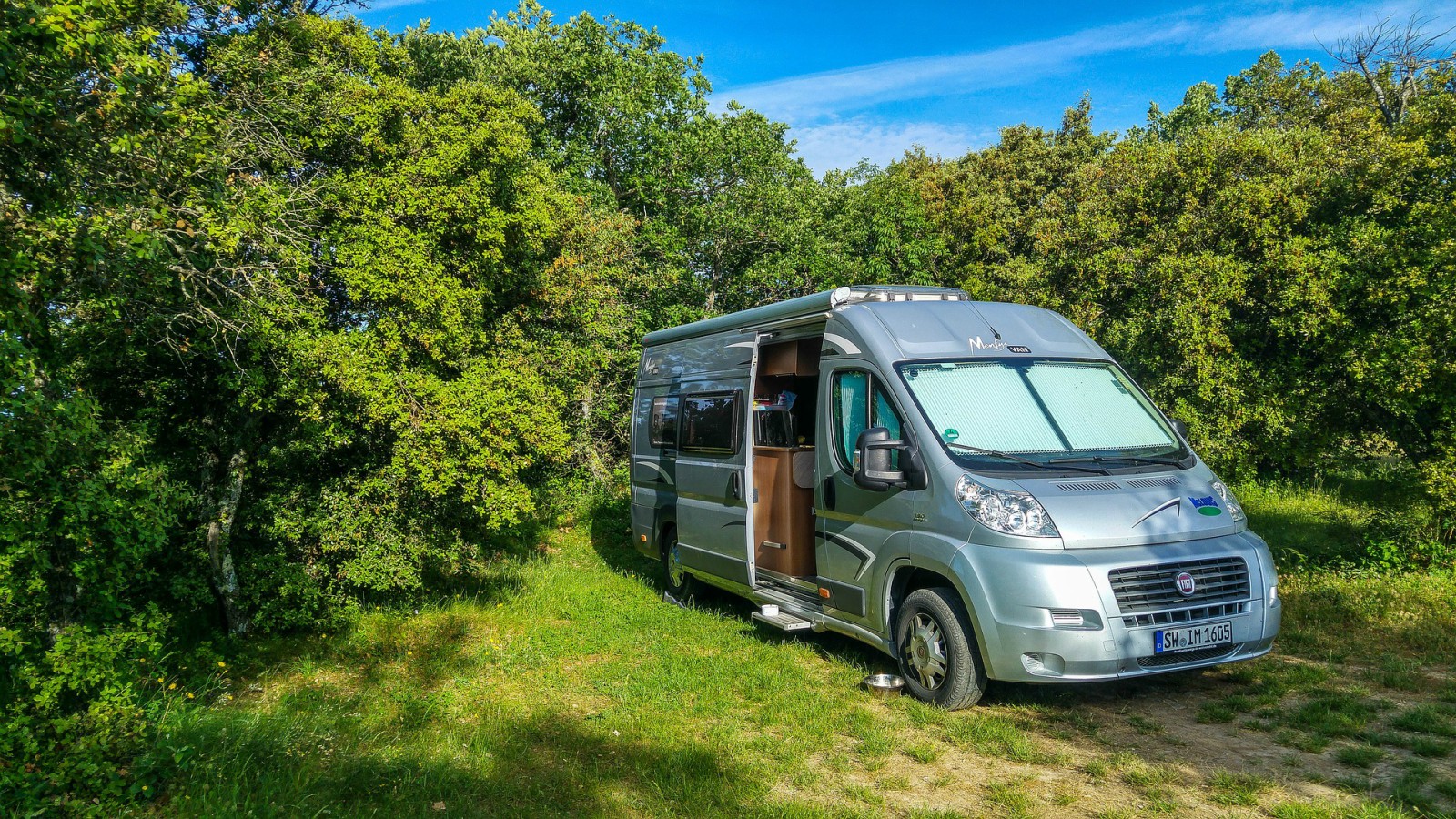La scocca camper è una parte essenziale del veicolo, perchè ne rappresenta il rivestimento esterno che protegge la cellula abitativa