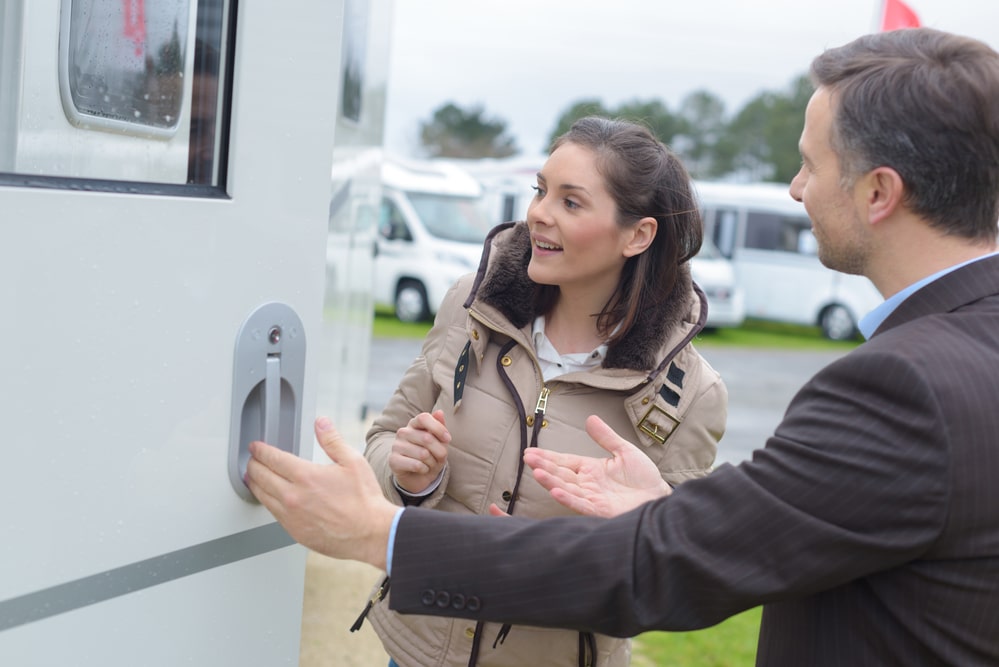 Camper a 5 posti: meglio a noleggio, usato o nuovo? 