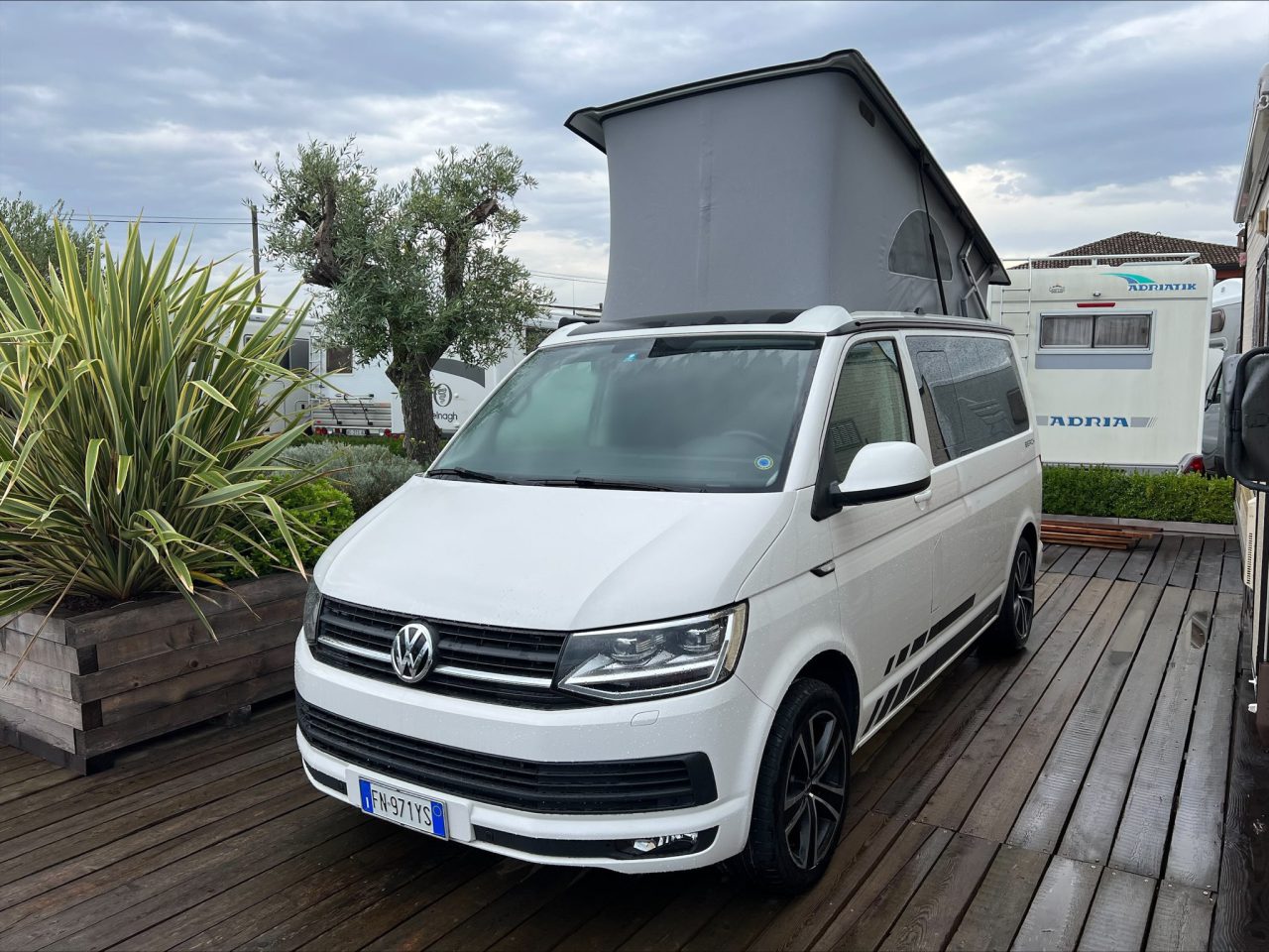 VOLKSWAGEN CALIFORNIA BEACH STANDARD