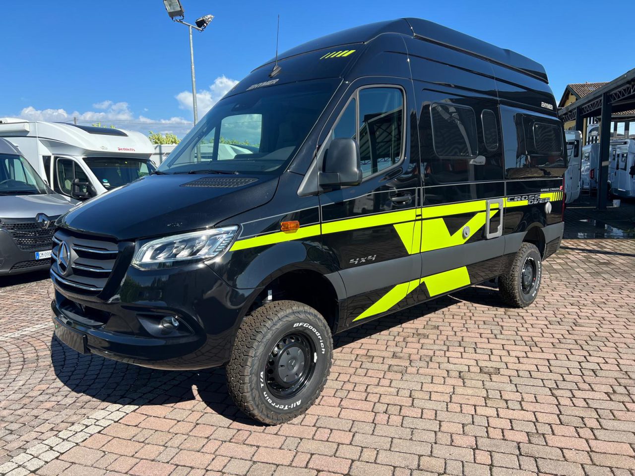 HYMER VAN MERCEDES GRAND CANYON S - VERS CAMPERIS