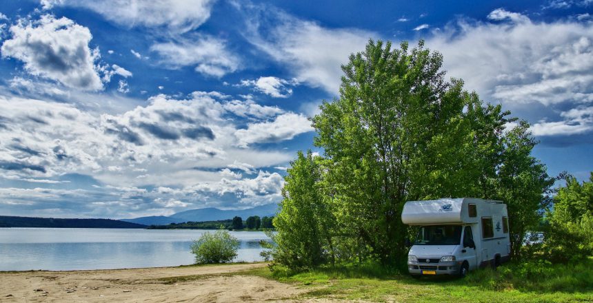 Affittare camper ad un prezzo economico è la situazione ideale per sperimentare la vita en plein air e capire se fa al proprio caso