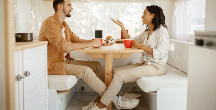 Sapere nel proprio Camper quanti posti sono disponibili per viaggiare è fondamentale per non incorrere in sanzioni per passeggeri in eccesso.