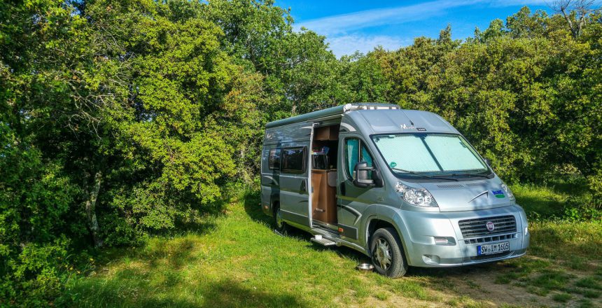 La scocca camper è una parte essenziale del veicolo, perchè ne rappresenta il rivestimento esterno che protegge la cellula abitativa