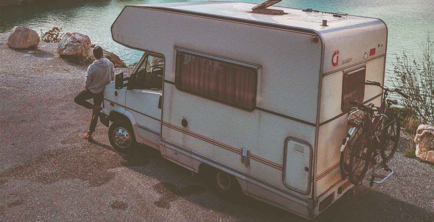 La lucidatura camper vetroresina è un’operazione utile per prevenire l’ingiallimento.